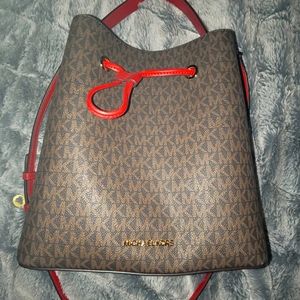 Michael kors Suri Bucket bag